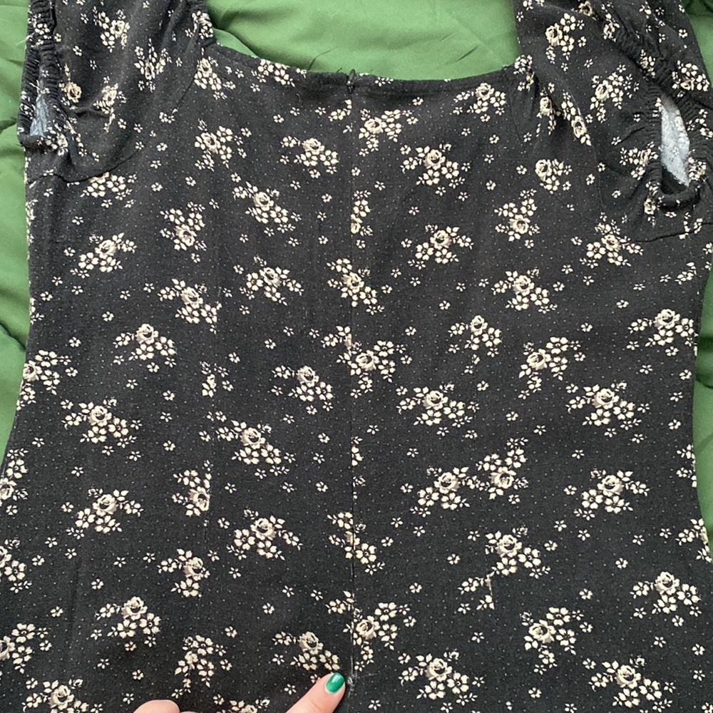 NWOT FLORAL DRESS - Picture 5 of 5